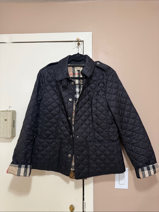 Burberry Jackets & Blazers - Burberry Black Quilted Lightweight Jacket with Signature Check Cuffs